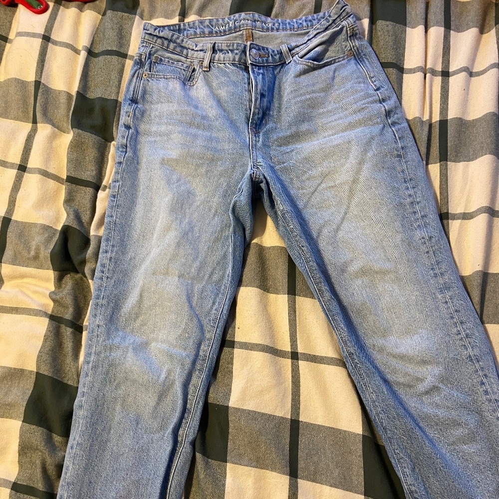 American Eagle High Rise Mom Jeans